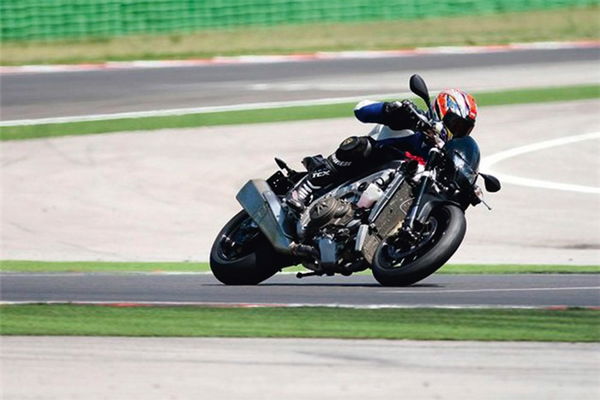 Aprilia's new Tuono V4R