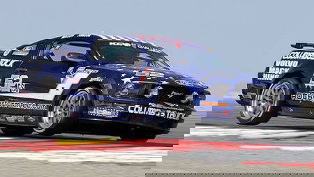 Spies tests Mustang race car