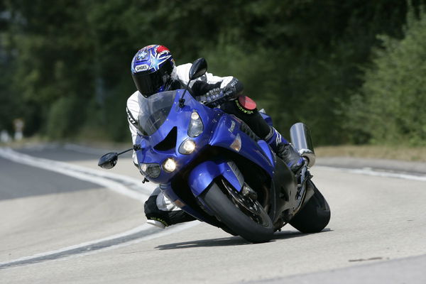 First Ride: 2011 Kawasaki Z750R