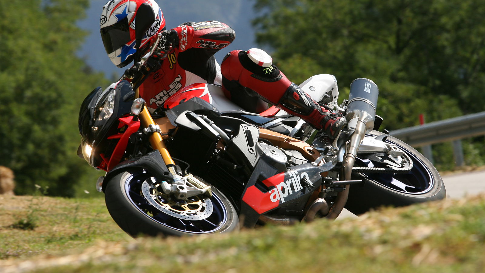 First Ride: 2007 Aprilia Tuono Factory