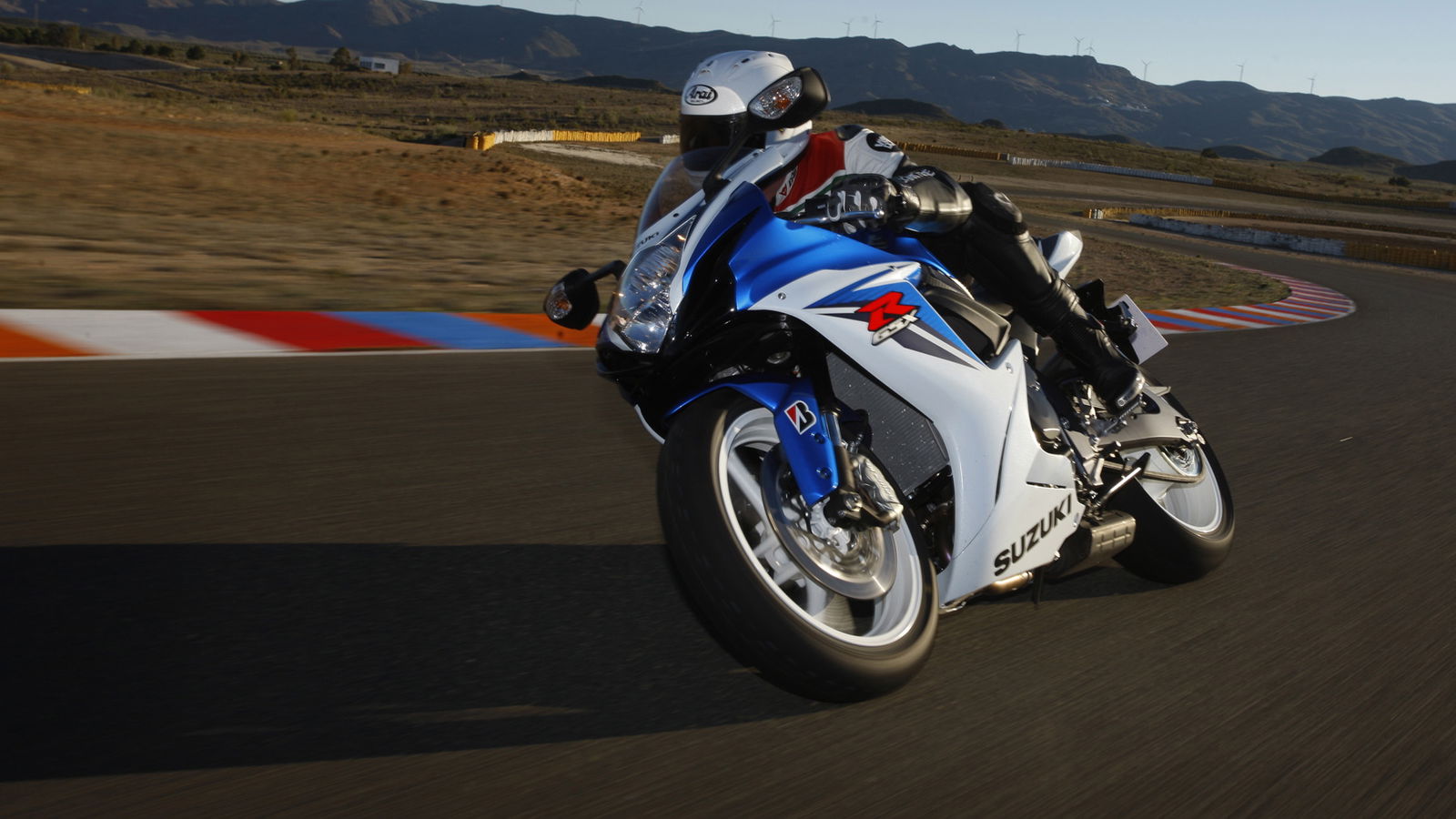 2011 GSX-R600 review