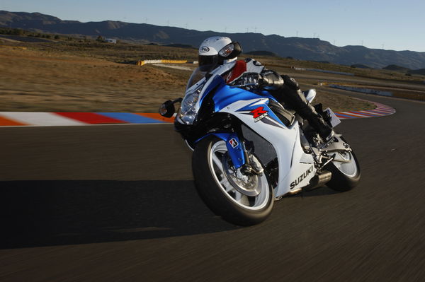 2011 GSX-R600 review