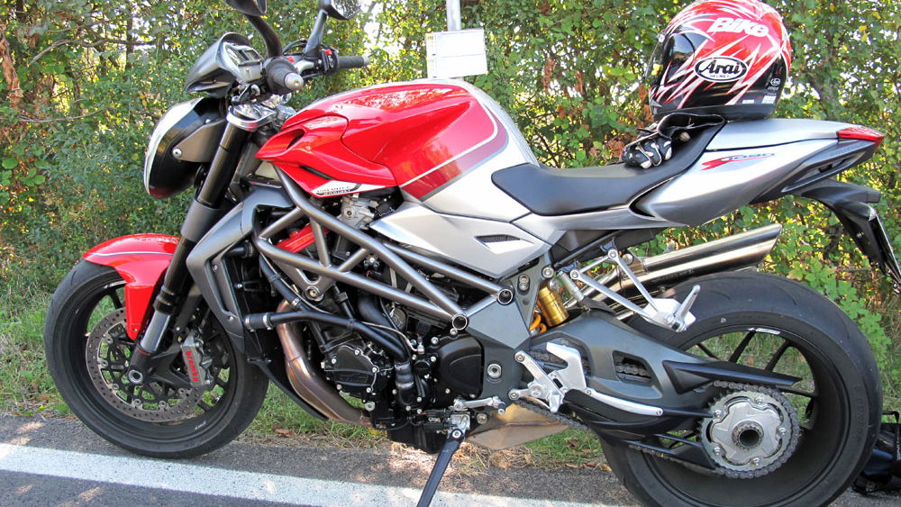 MV Agusta Brutale 1090RR - First road ride review