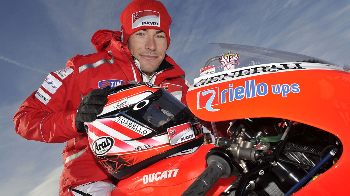 First pics: Ducati Desmosedici GP11
