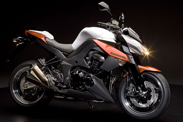 First Ride: 2010 Triumph Rocket 3 Roadster