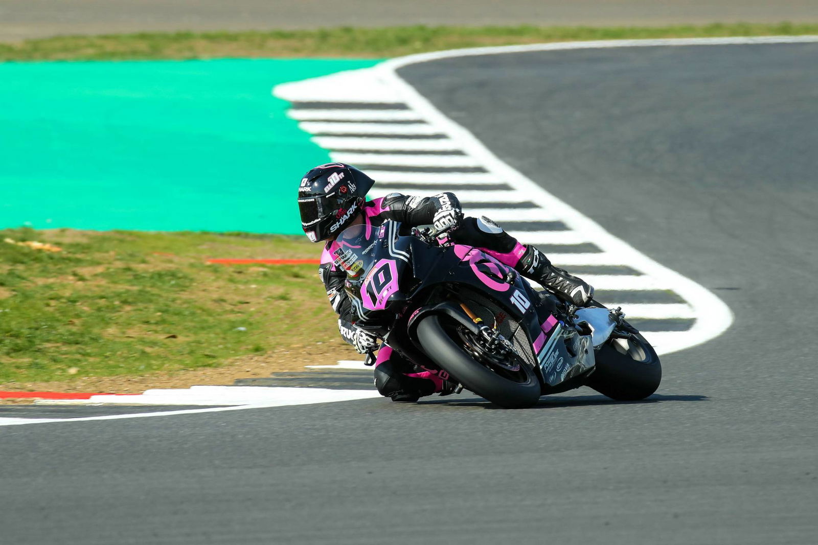 Elliott awarded shock win as Mackenzie penalised for team-mate clash