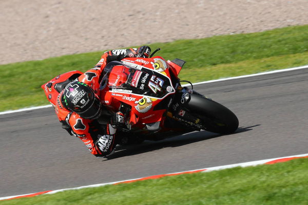 Redding scores Donington hat-trick to move into BSB lead