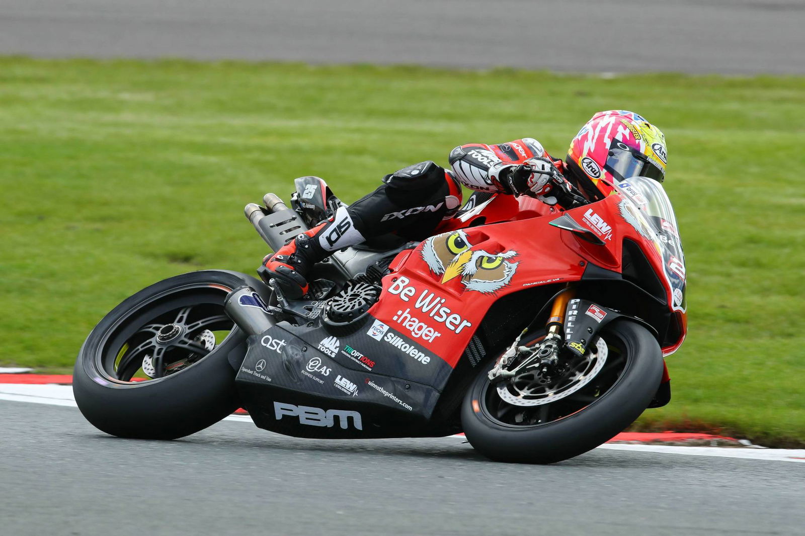 Redding opens up top in Donington BSB FP1