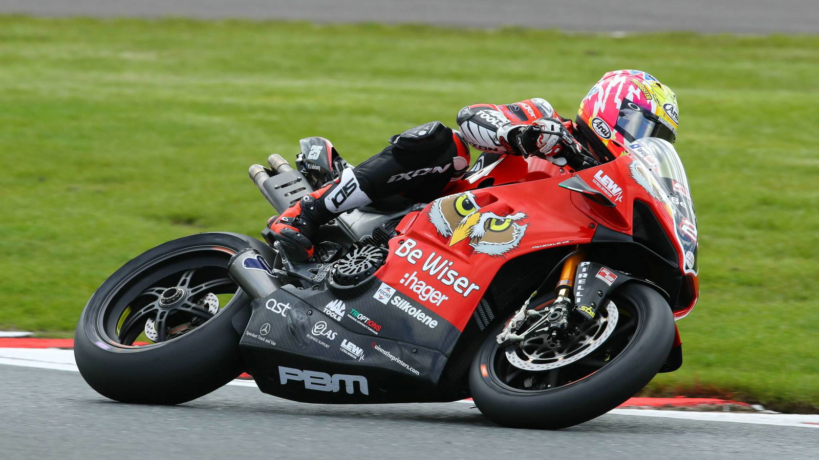 Brookes fends off Bridewell for first Ducati win