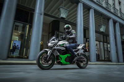 2024 Kawasaki Z 7 Hybrid