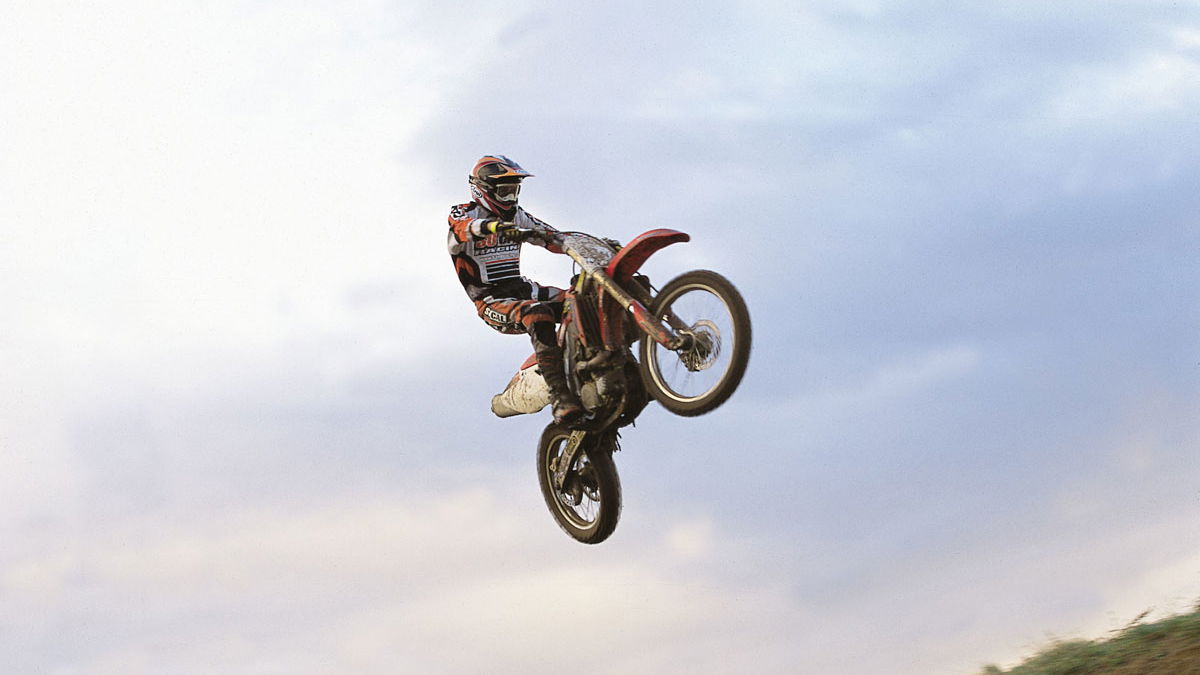 Road Test: Honda CRF450 vs. Yamaha YZ426