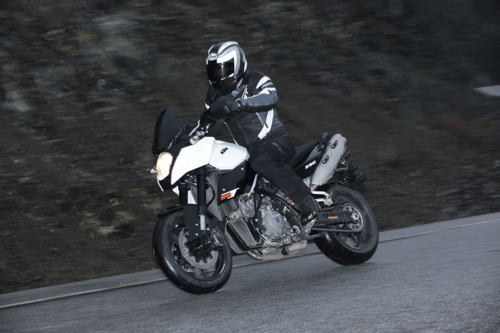 First Ride: Triumph Daytona 675R review
