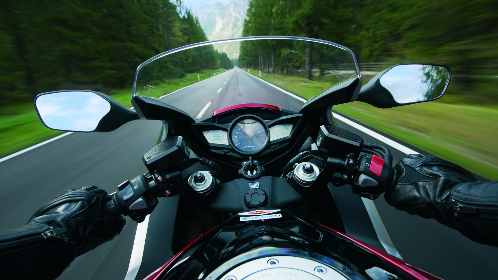 VIDEO: Honda VFR1200 advert