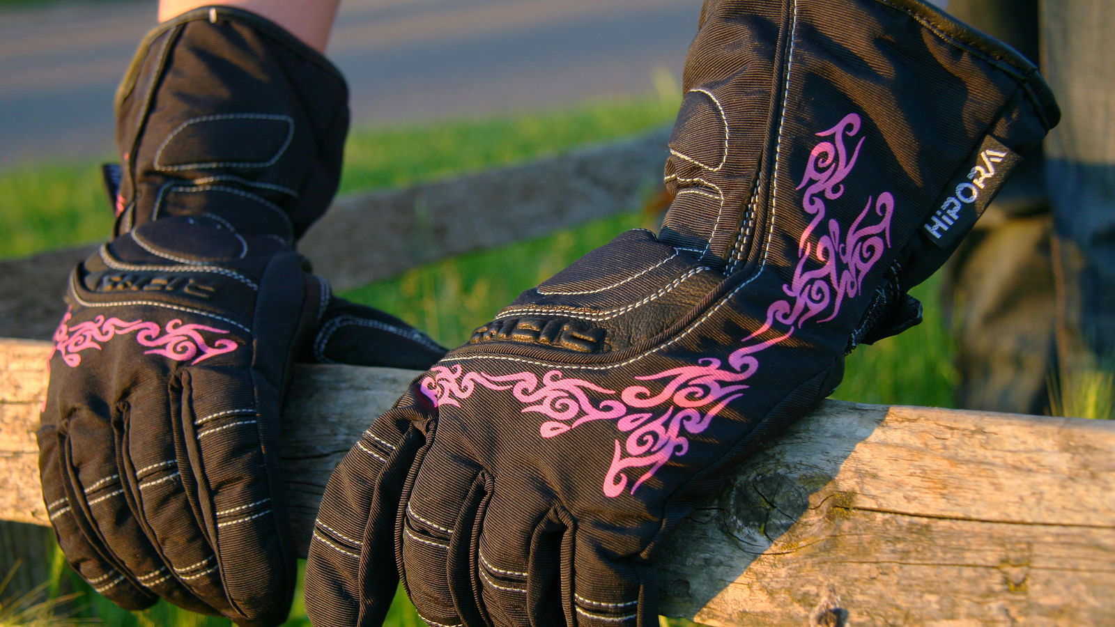 New: Richa Elegance Glove