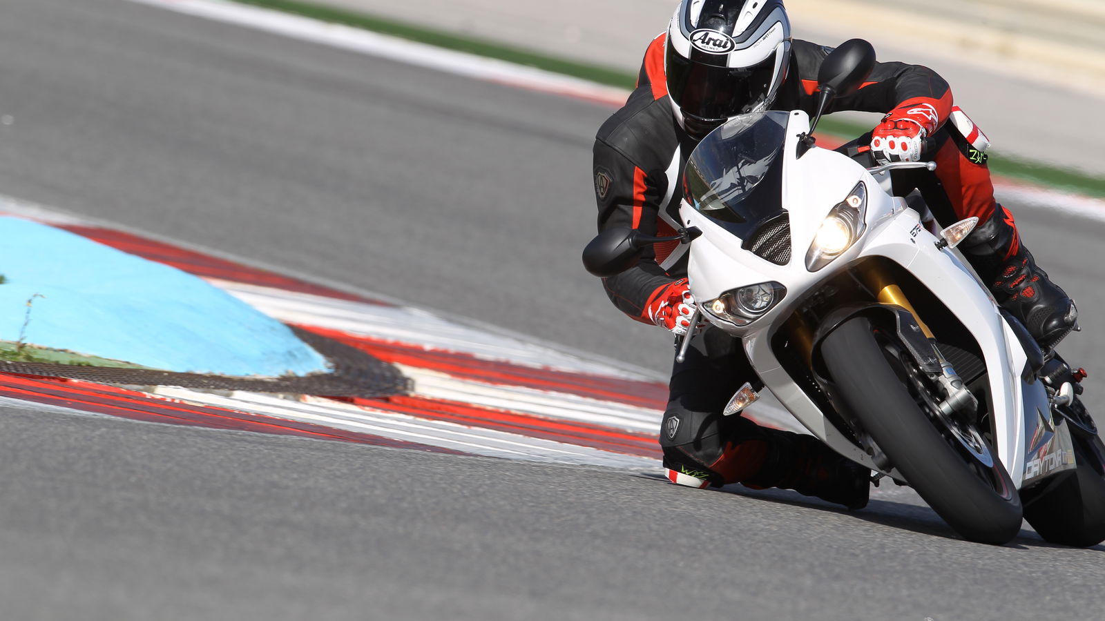 First Ride: Triumph Daytona 675R review