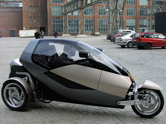 Renault sets its sights on scooters. With a car