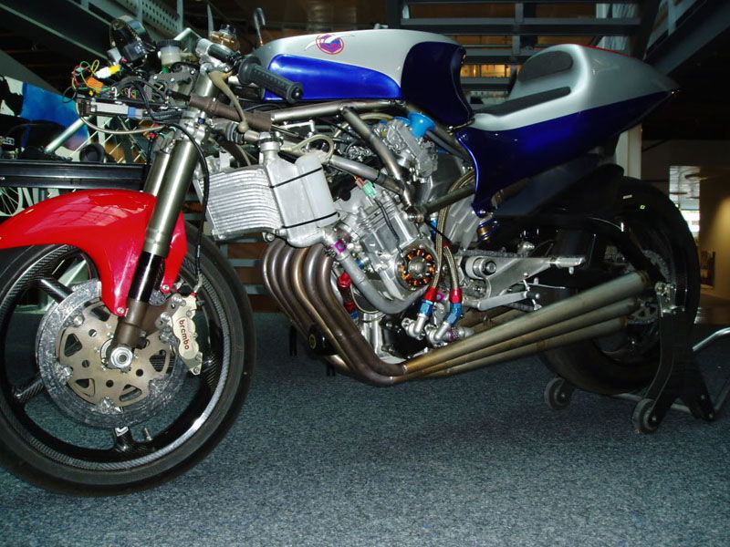 Road Racing: Dunlop to ride factory Kawasakis