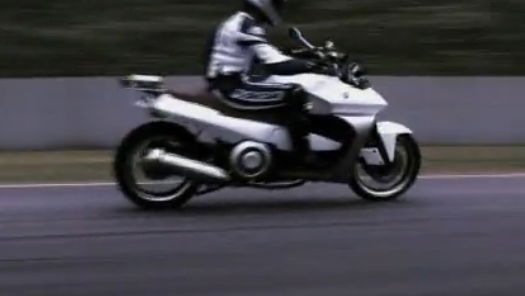 Tokyo Show: Yamaha hybrid scooter video