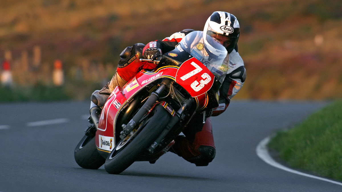 Road Racing: Dunlop to ride factory Kawasakis