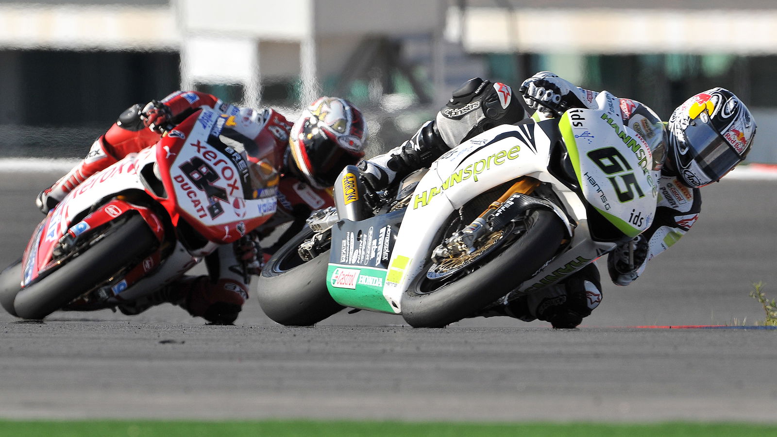 Rea ends season with double podium at Portimao