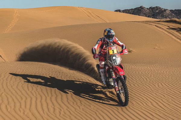 29409_sam-sunderland_Dakar-Rally-2022-Stage11_2171.jpg