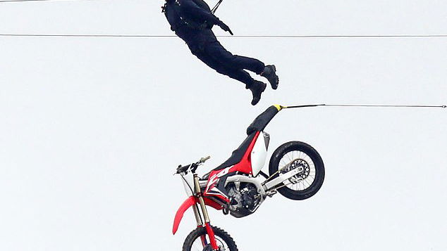 Tom Cruise [credit: Daily Mail]