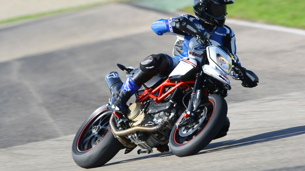 Visordown Onboard lap - Ducati Hypermotard Evo SP