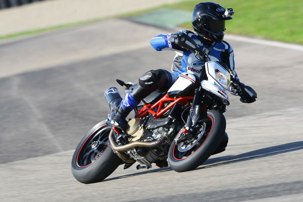 Visordown Onboard lap - Ducati Hypermotard Evo SP