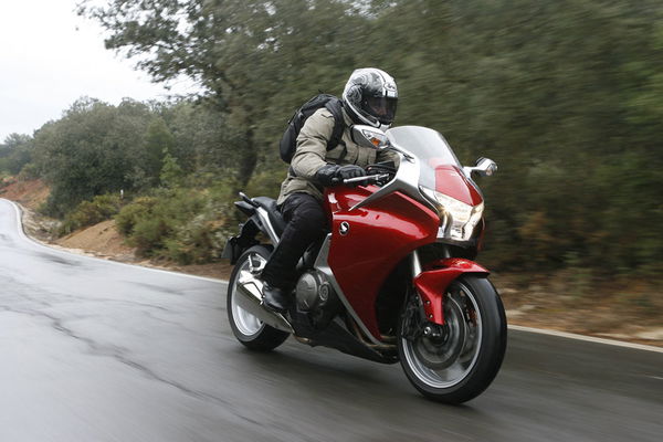 Honda VFR1200F becomes UK top-seller in Feb 2010