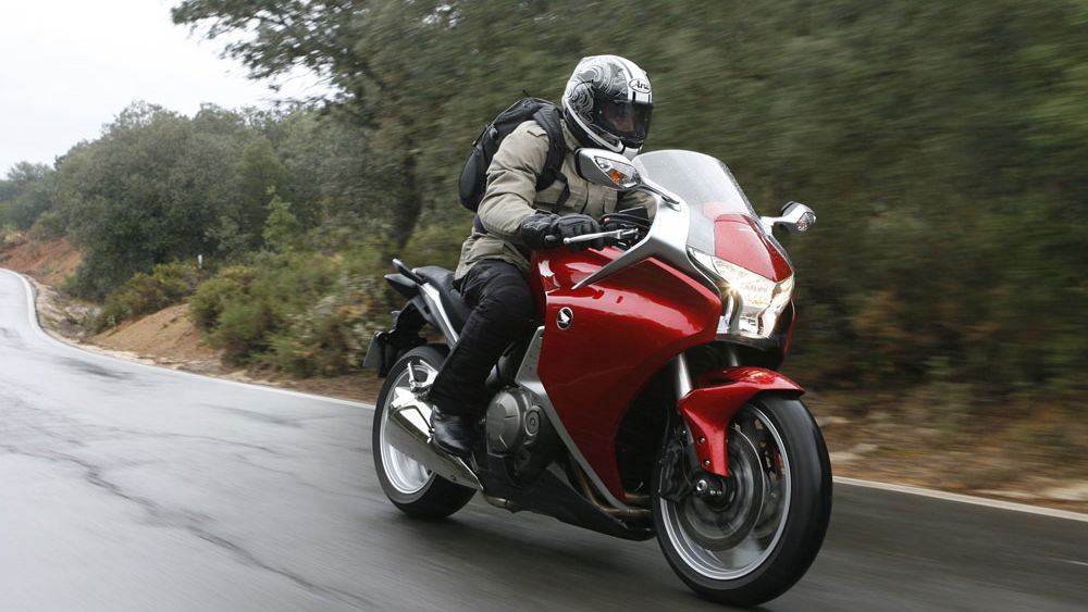 First Ride: Honda VFR1200F DCT