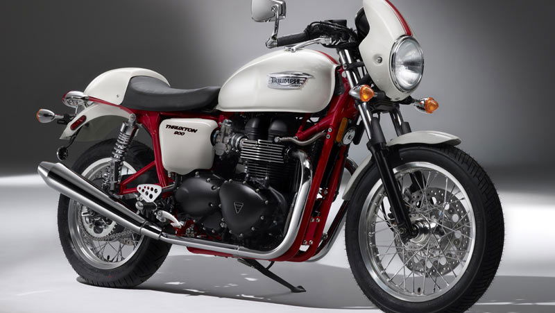 First Look: 2010 Triumph Thruxton SE