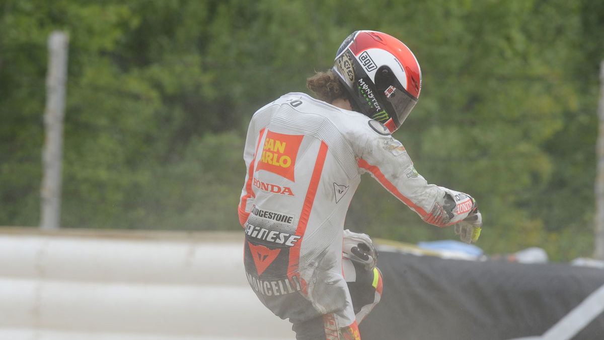 Mandatory safety considered for MotoGP