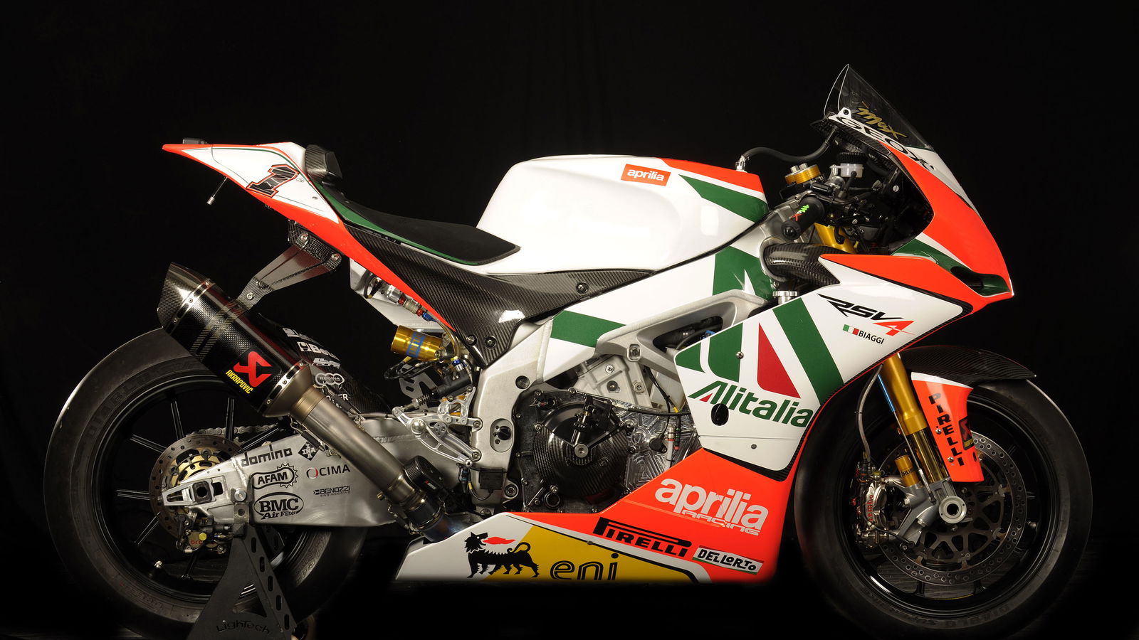 Biaggi and Aprilia. Rule-breakers
