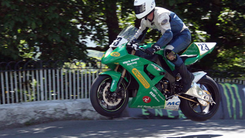 TT Supersport race red-flagged after death