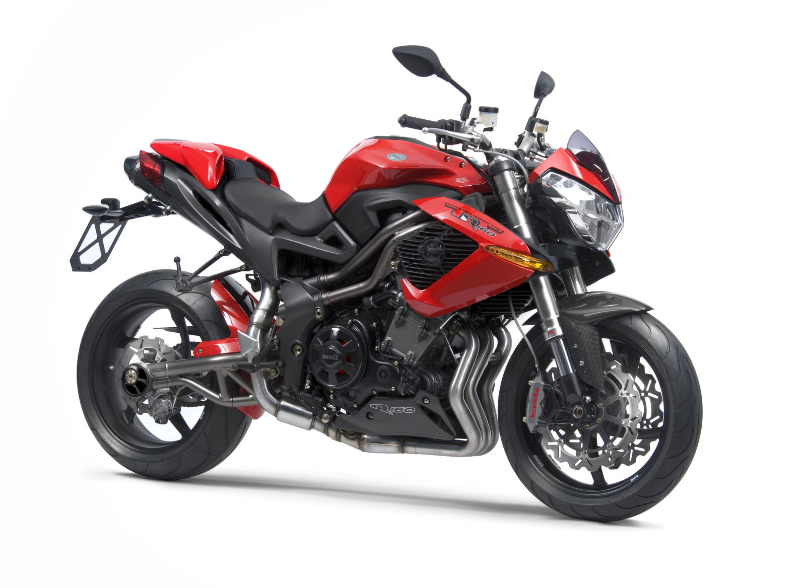 Husqvarna 900 breaks cover