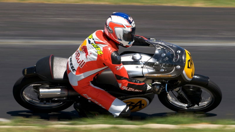 Kevin Schwantz racing again...