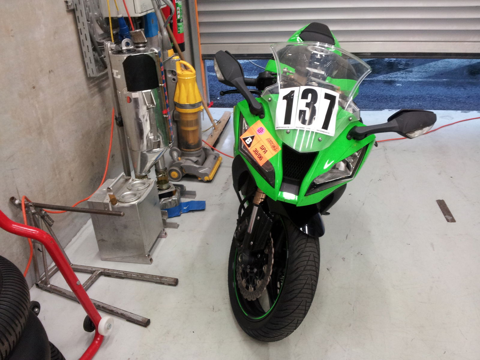 Rossi tests the Bridgestone Battlax BT-023