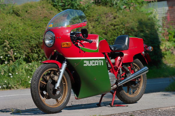 Rare Italian and Japanese motorcycles up for auction