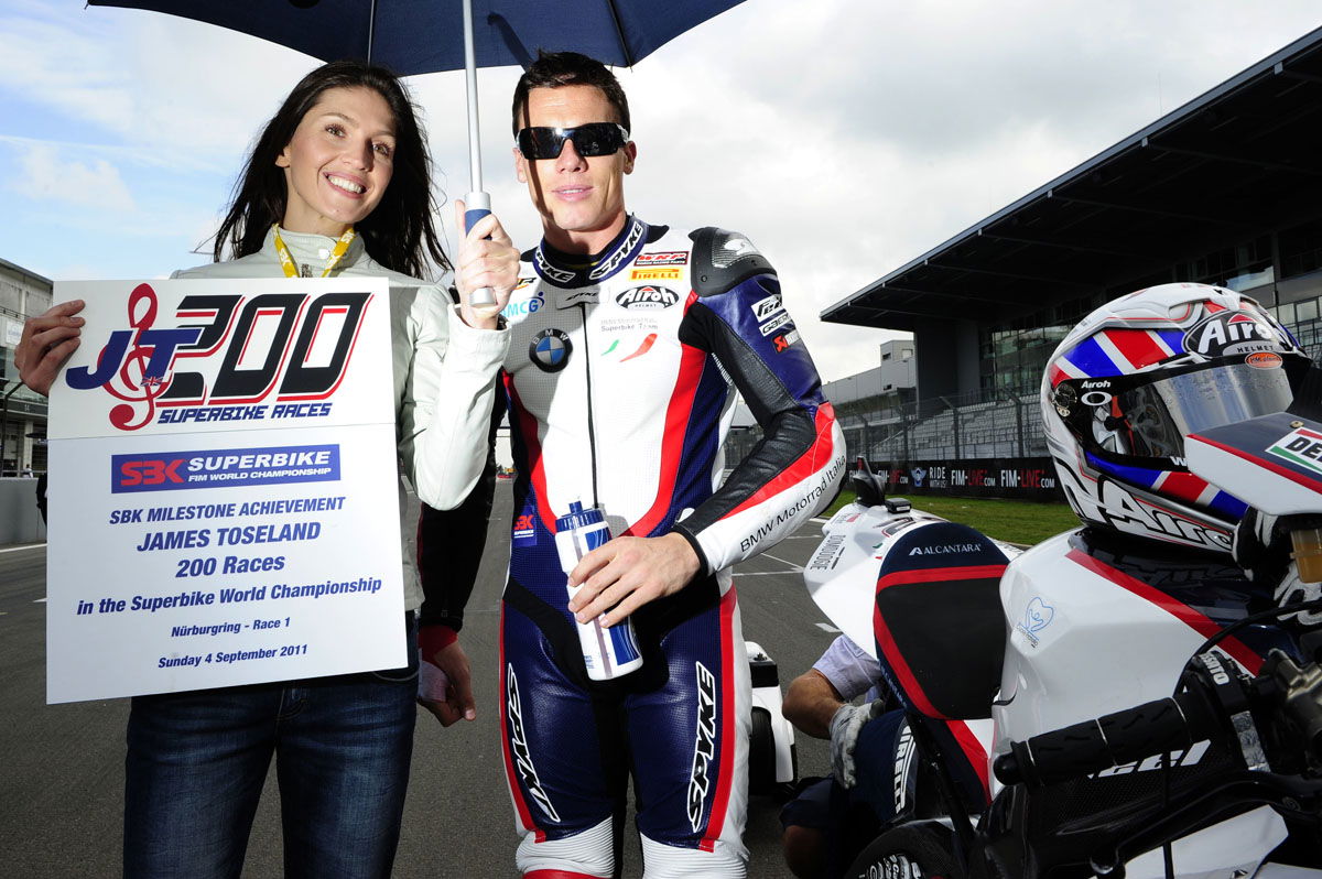 Rea sticks with Castrol Honda for 2012