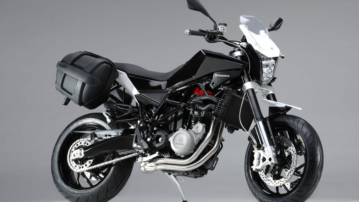 Husqvarna Nuda 900S joins 900R