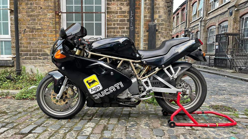 Ducati Supersport 600 - side