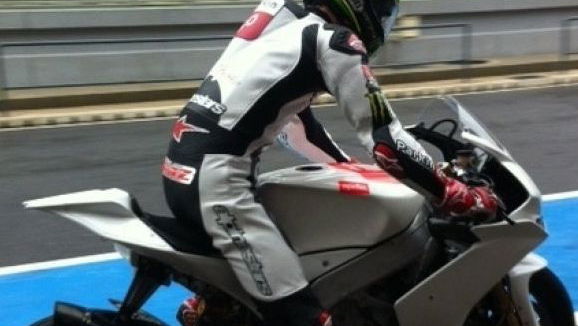 Davies in secret Aprilia RSV4 test