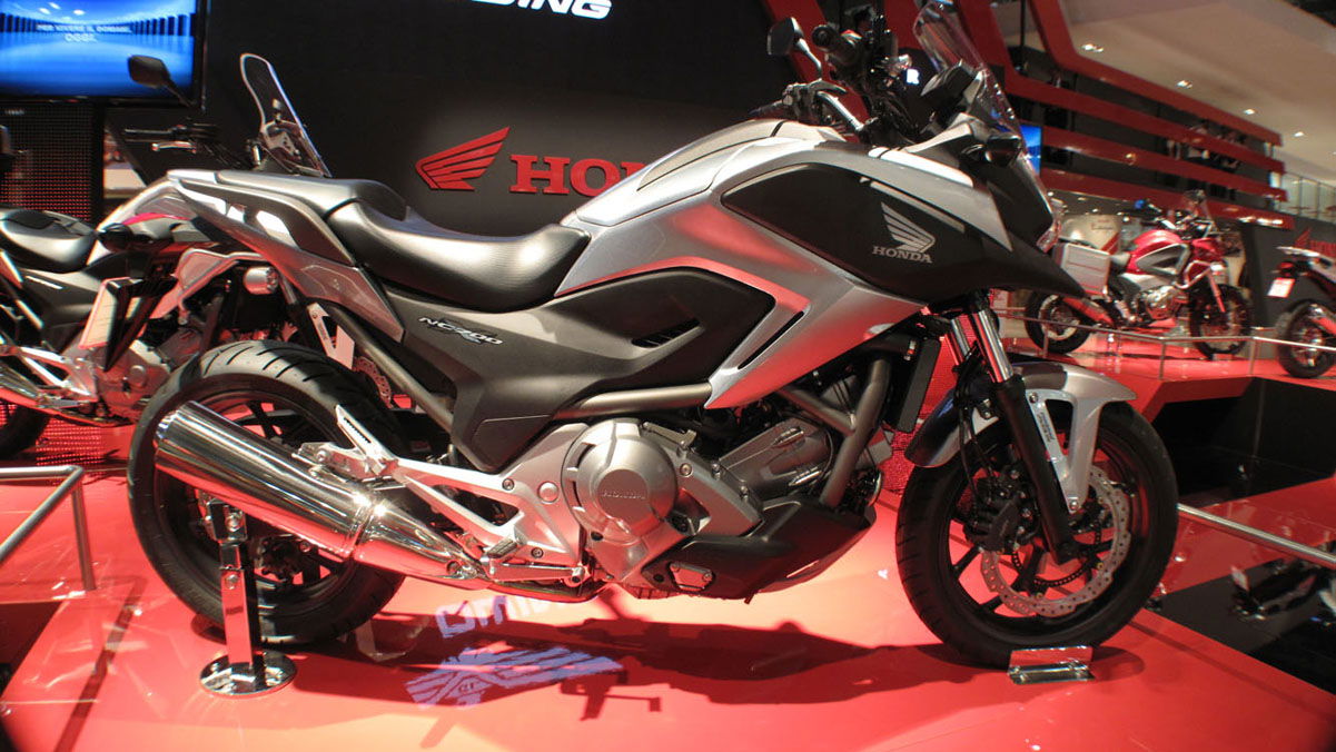 Milan: 2012 Honda NC700X and NC700S DCT