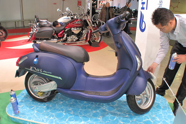 Milan: 2012 Hyosung EVA electric scooter