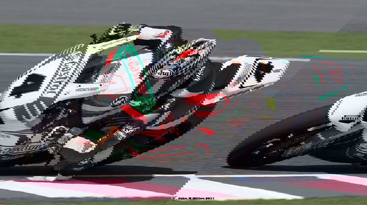 Sykes stays with Kawasaki for 2012
