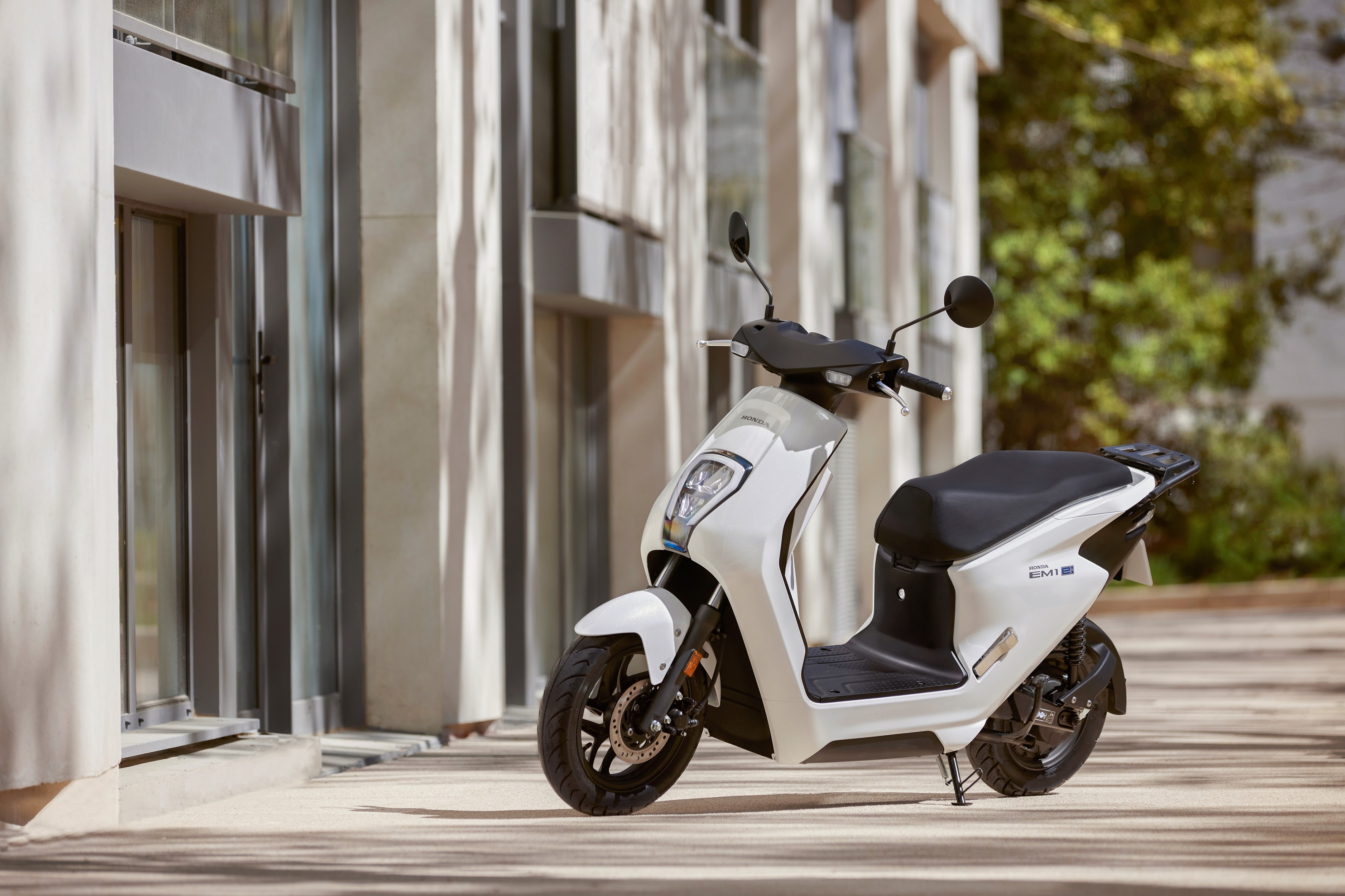 Honda's First Personal-use Electric Scooter Commuter Model in