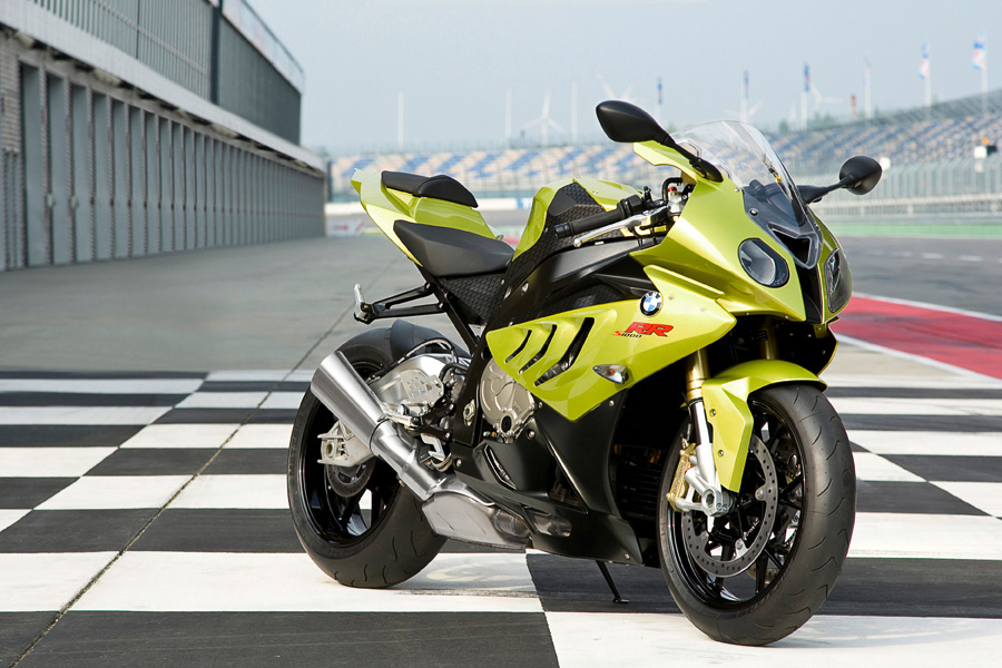 BMW S1000RR to be limited at 9,000rpm until first service