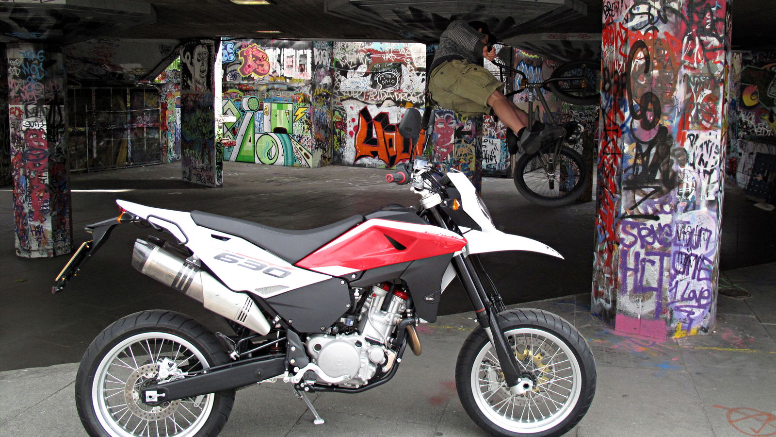 First Ride: 2011 Husqvarna SMR630 review