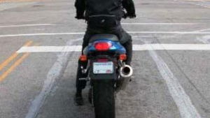 Illinois bikers can run red lights. Kinda.