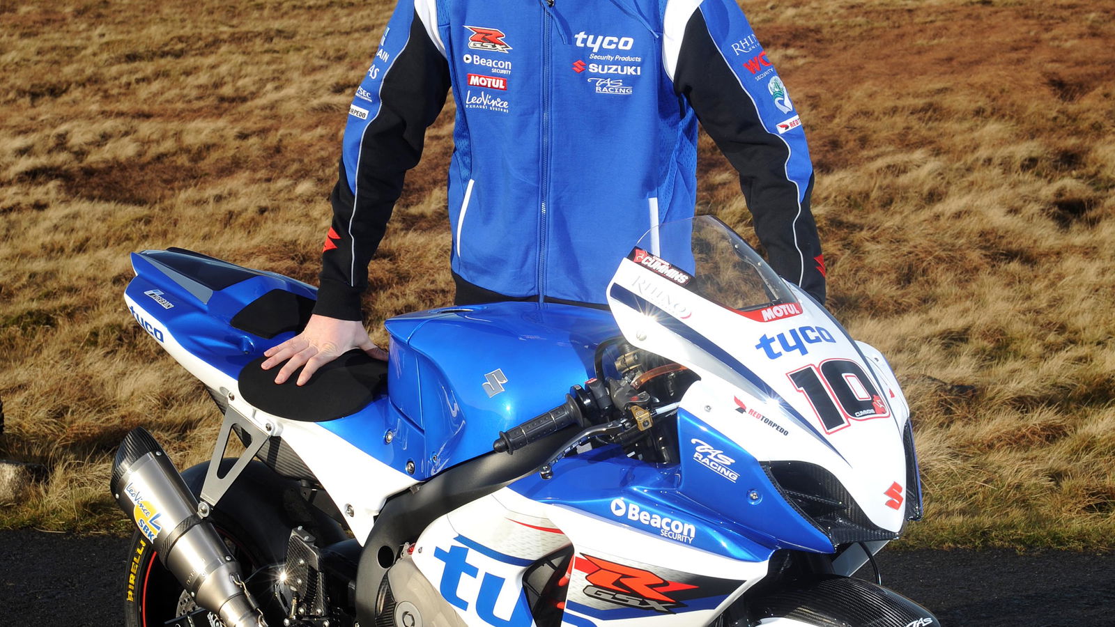 Connor Cummins signs for Suzuki